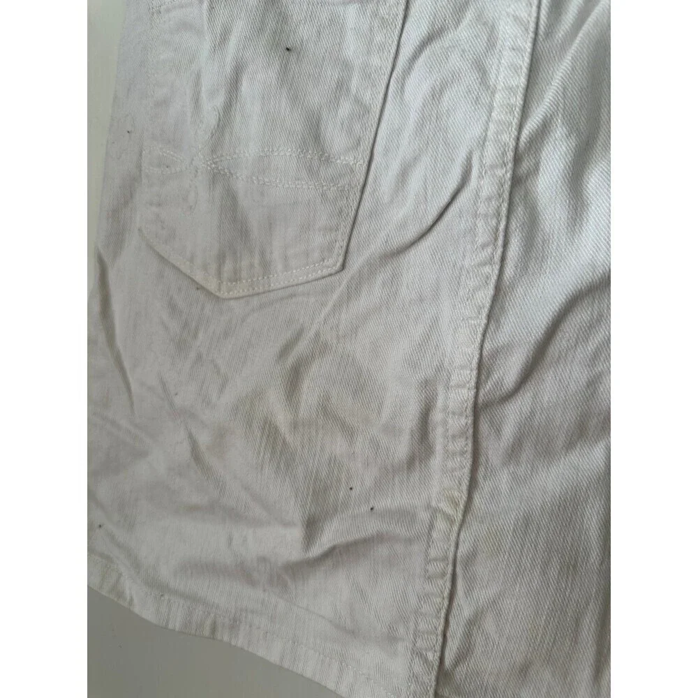 Denim Levi’s Denizen women’s size 10 white skirt